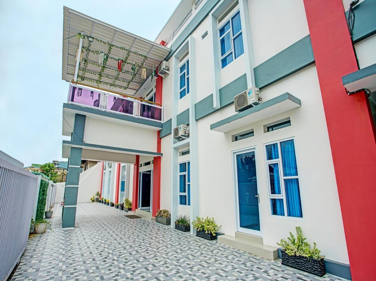 Capital O 92417 Sawahan Residence Syariah Padang  Exterior photo